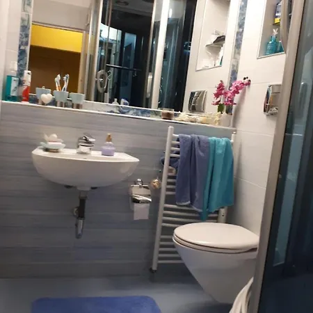 Accommodatie bij particulieren Tulips - Guest Close To The Airport, Free Street Parking