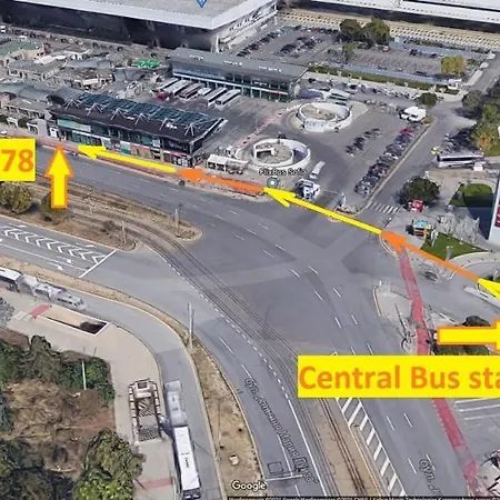 Tulips - For Travelers, Close To The Airport, Transport Possible